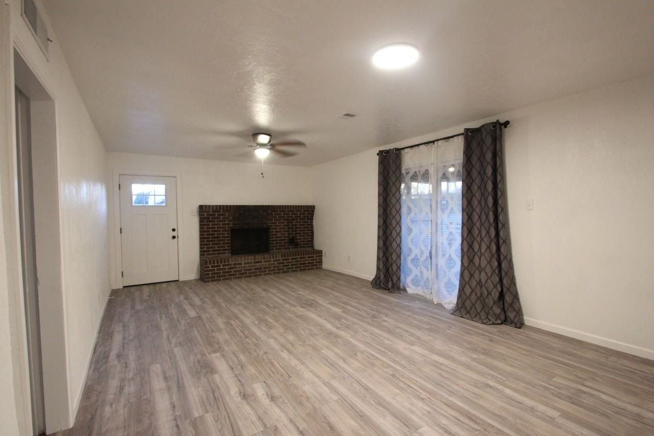 1414 Griegos Rd Nw - Photo 5 of 12