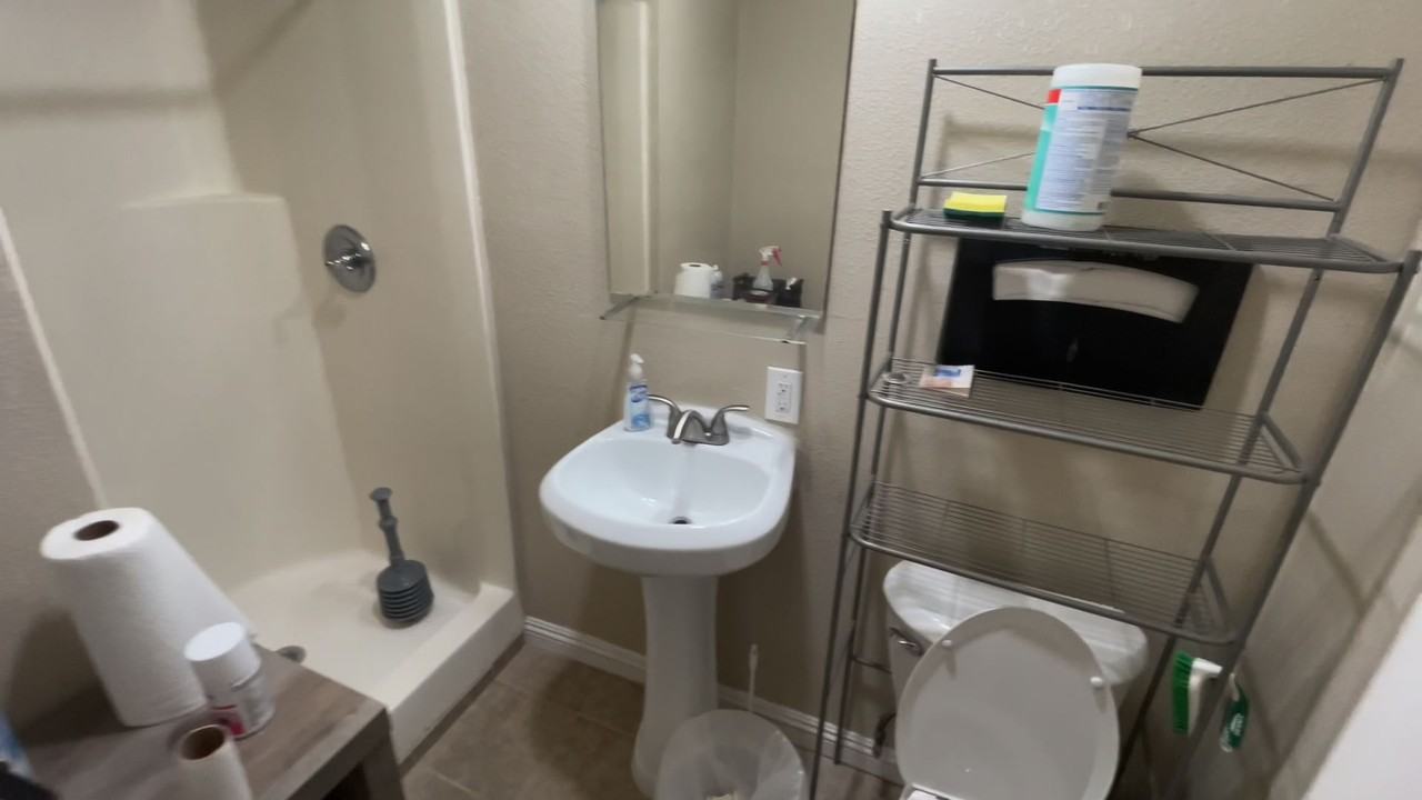 930B W North St - Photo 6 of 9