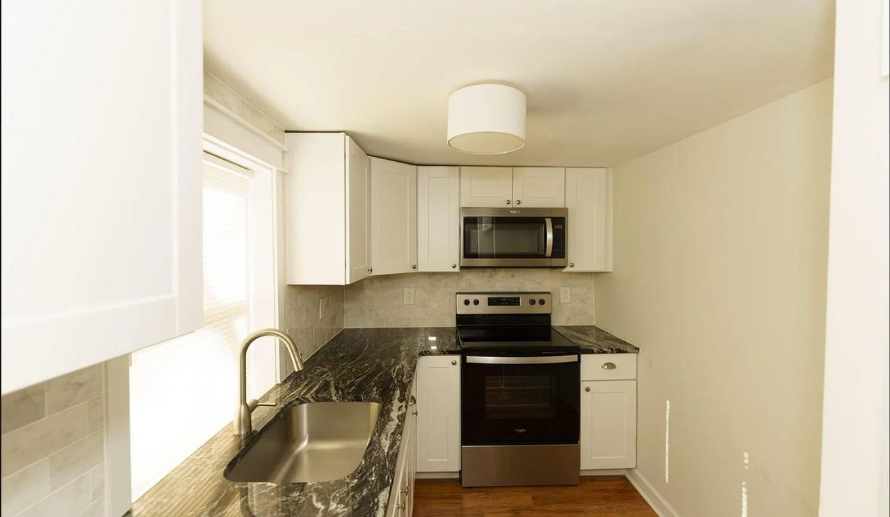 121 Main St - Photo 2 of 19