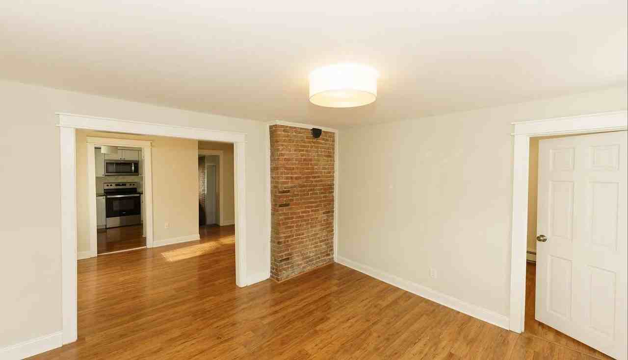 121 Main St - Photo 7 of 19