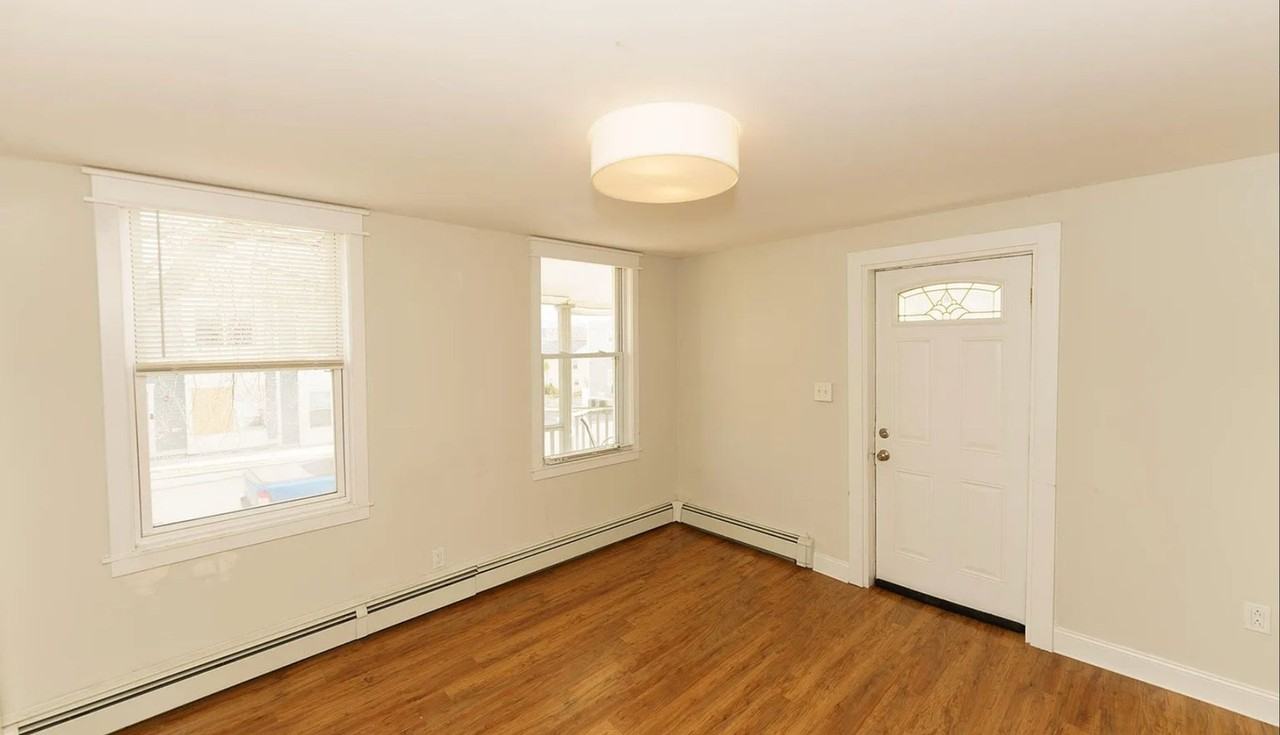 121 Main St - Photo 7 of 19