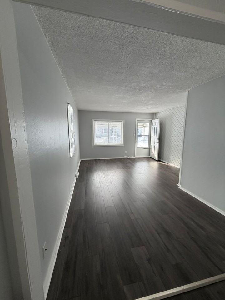 11099 Lozier Ave - Photo 4 of 11