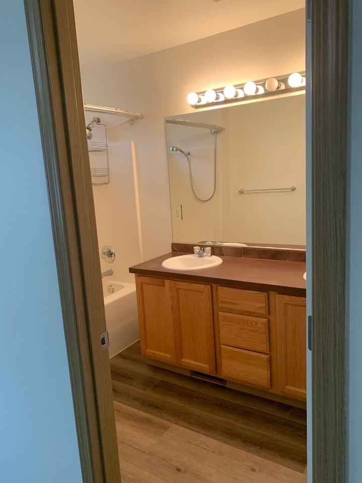 10423 198th Street Ct E - Photo 5 of 17