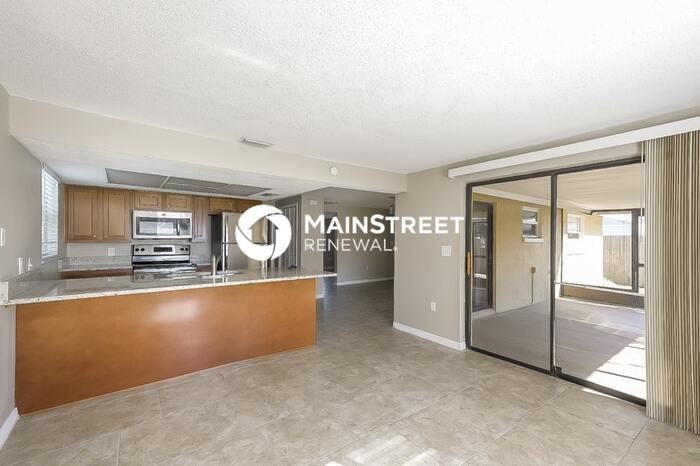 7538 Mako Dr - Photo 4 of 17