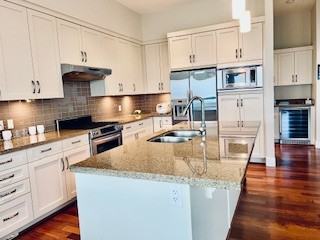 760 Ocean Crest Drive - Photo 4 of 21