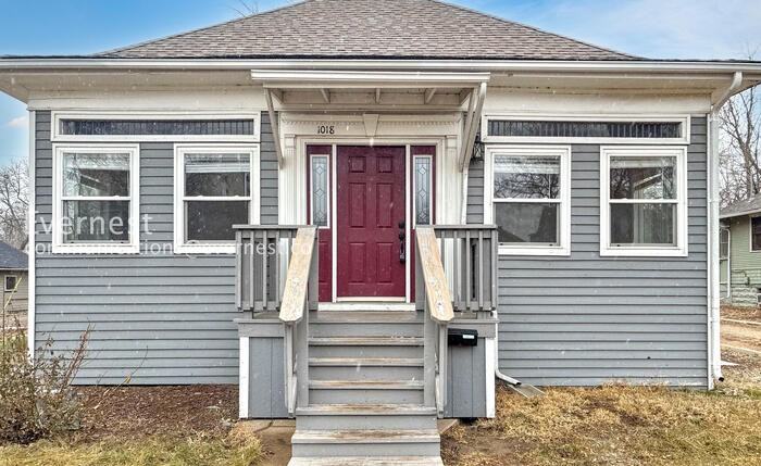 1018 14th St - Photo 3 of 50