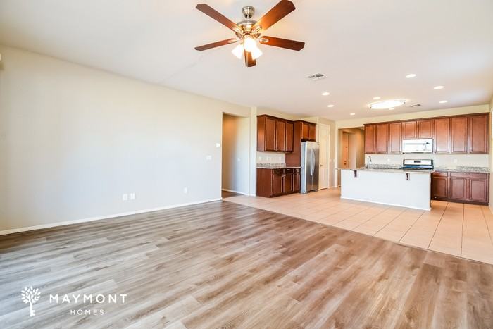 4404 W Federal Way - Photo 4 of 12