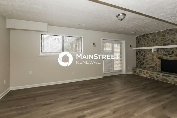 2845 Woodhollow Ln - Photo 2 of 18