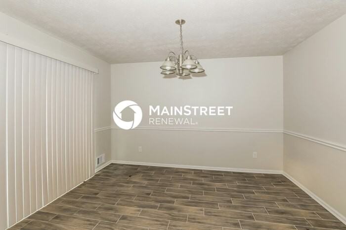 2845 Woodhollow Ln - Photo 4 of 18