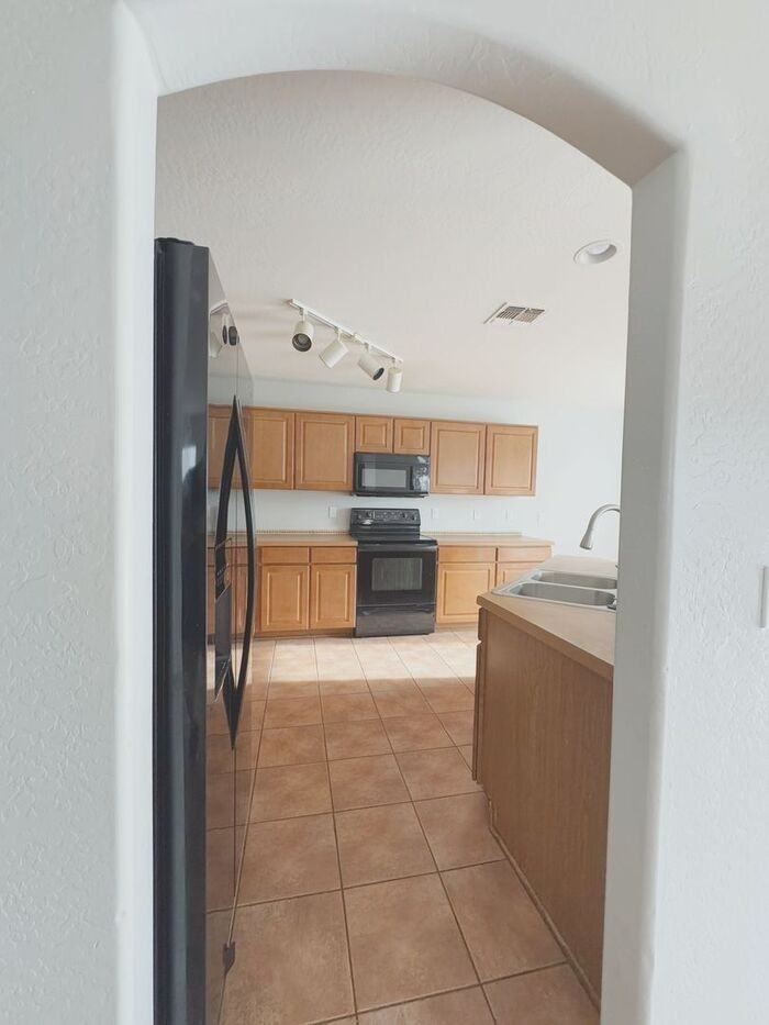 31555 N Cactus Dr - Photo 7 of 43