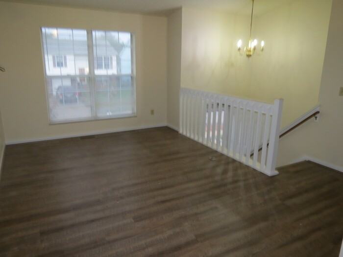 1091 Rendezvous Ln - Photo 2 of 20