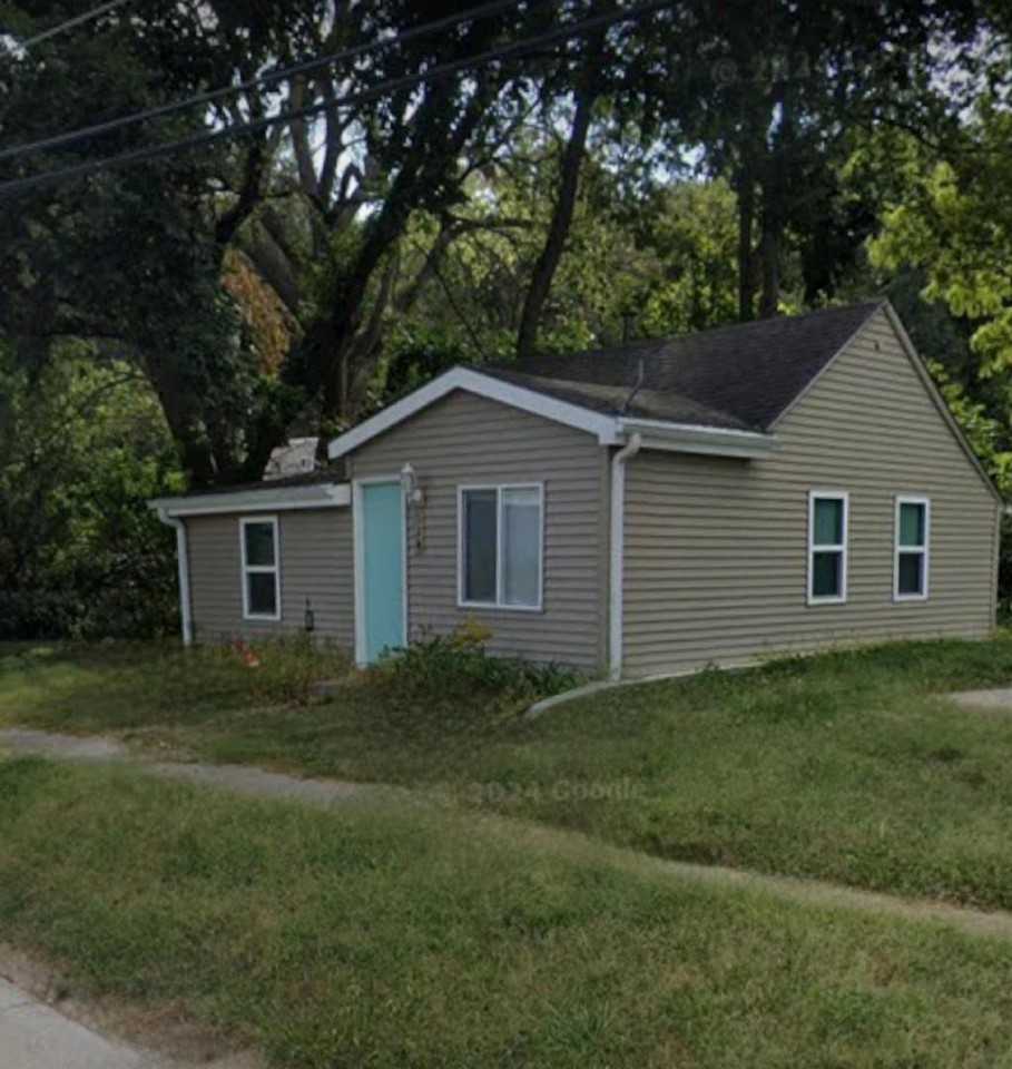 324 N 10th St - Photo 2 of 20