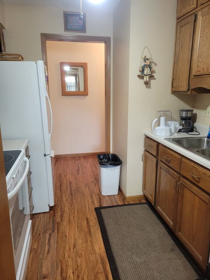 2801 Sw Prairie Rd #1 - Photo 3 of 11