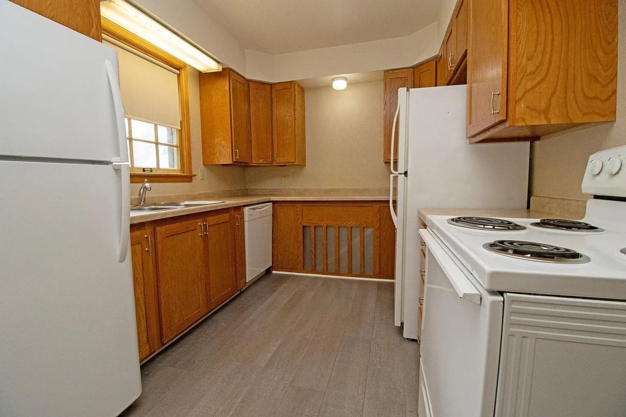 815 5th Ave S #NA - Photo 3 of 22