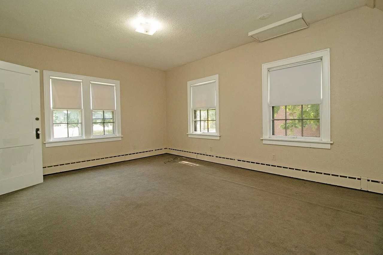 815 5th Ave S #NA - Photo 4 of 22