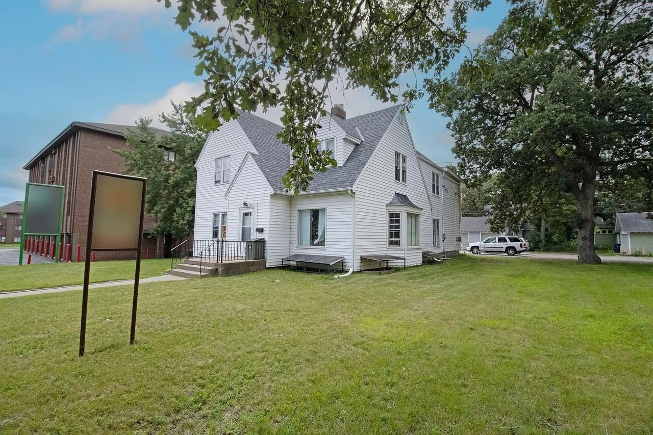815 5th Ave S #NA - Photo 3 of 26