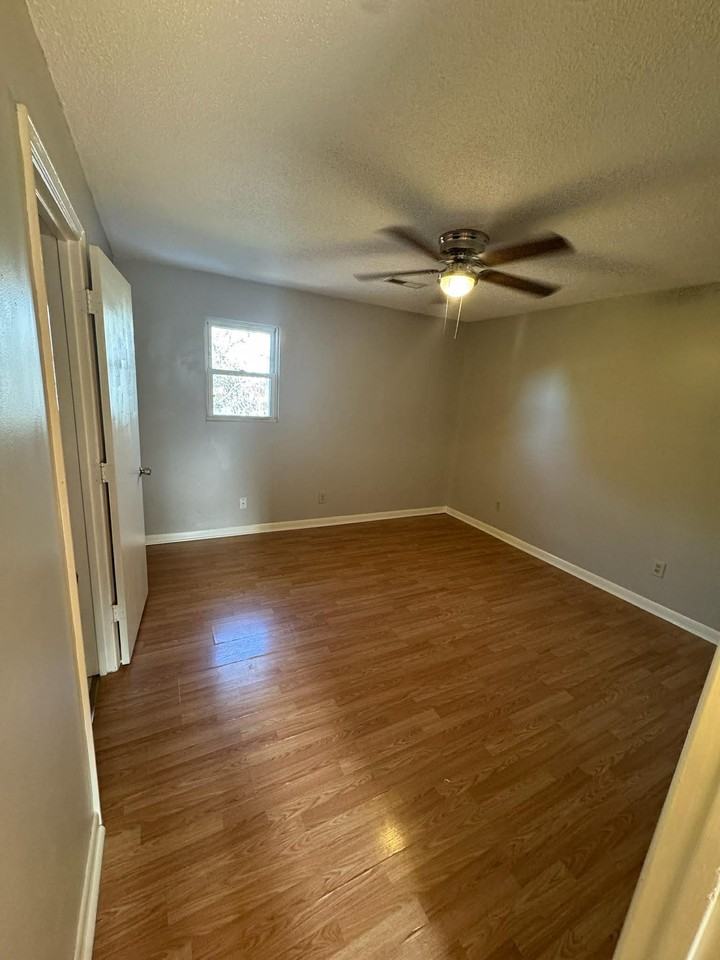 310 N Austin Springs Rd #2 - Photo 5 of 8