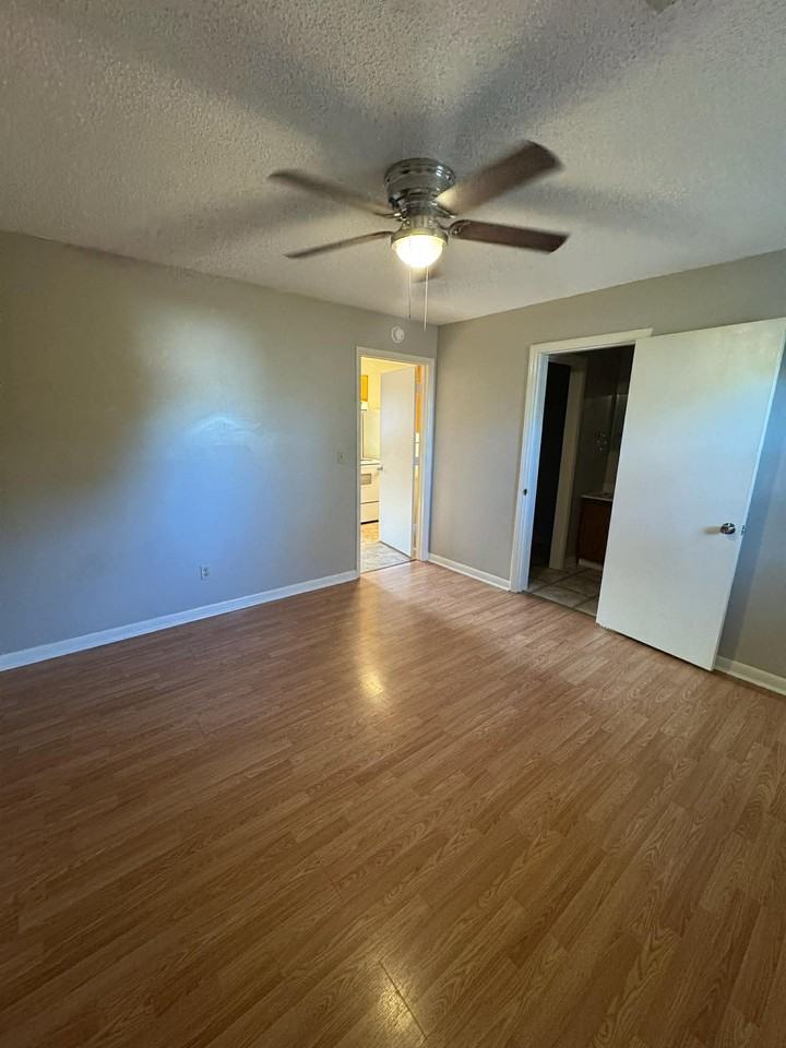 310 N Austin Springs Rd #2 - Photo 6 of 8