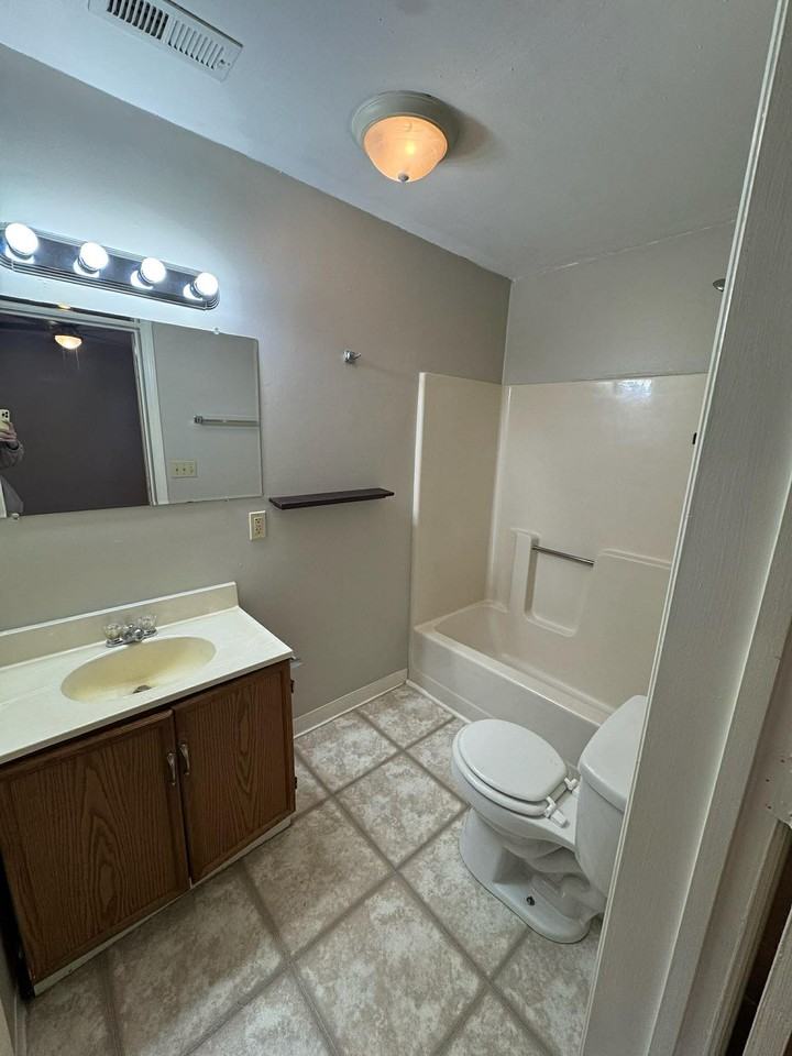 310 N Austin Springs Rd #2 - Photo 7 of 8