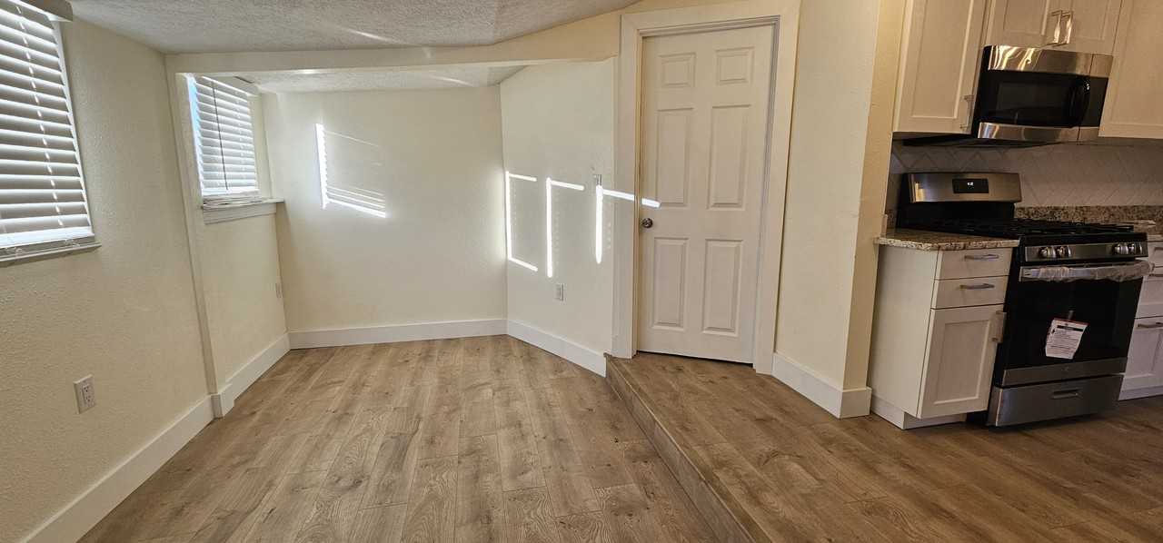 521 13th St Nw #B - Photo 7 of 20