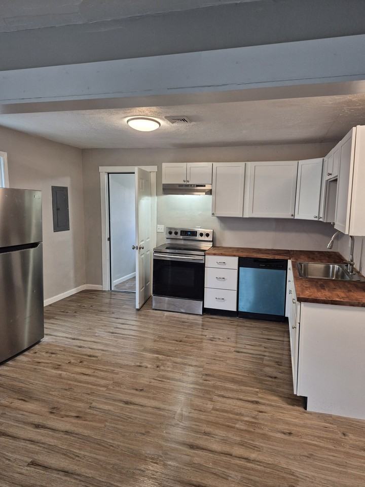 658 Virginia Ave #NA - Photo 4 of 14