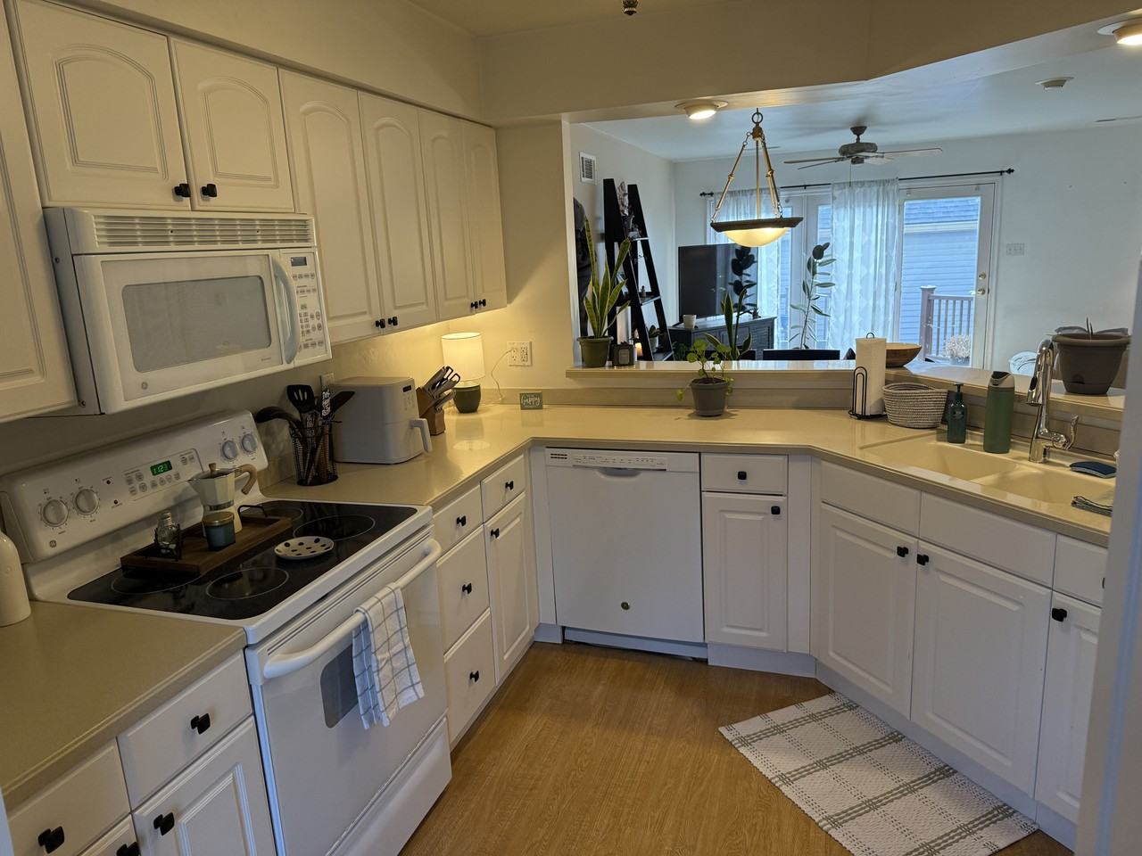 5430 Oxford Dr - Photo 3 of 15