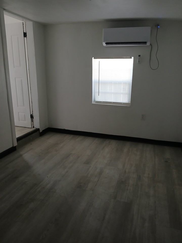 130 S 6th St #NA - Photo 2 of 4