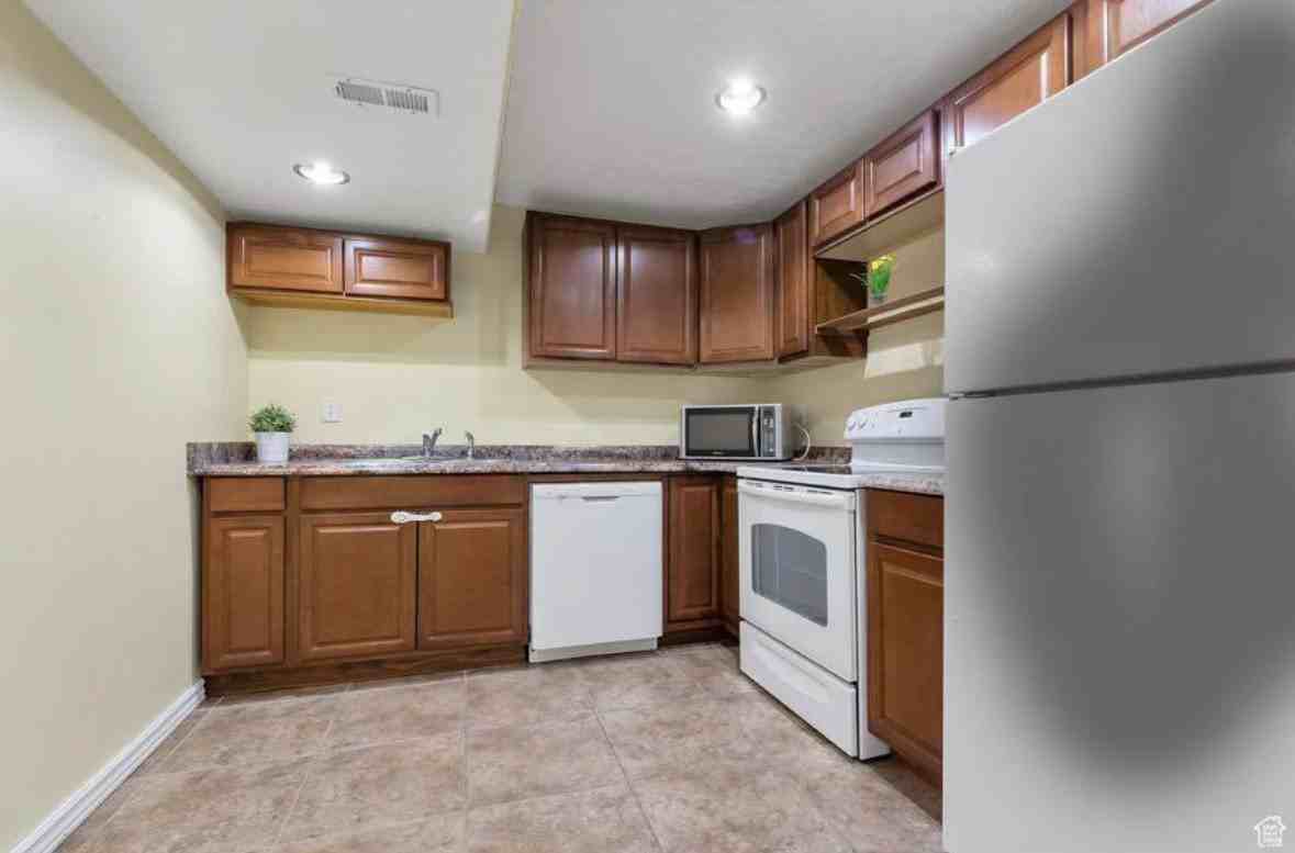 6986 Jordan Close Cir #NA - Photo 3 of 5