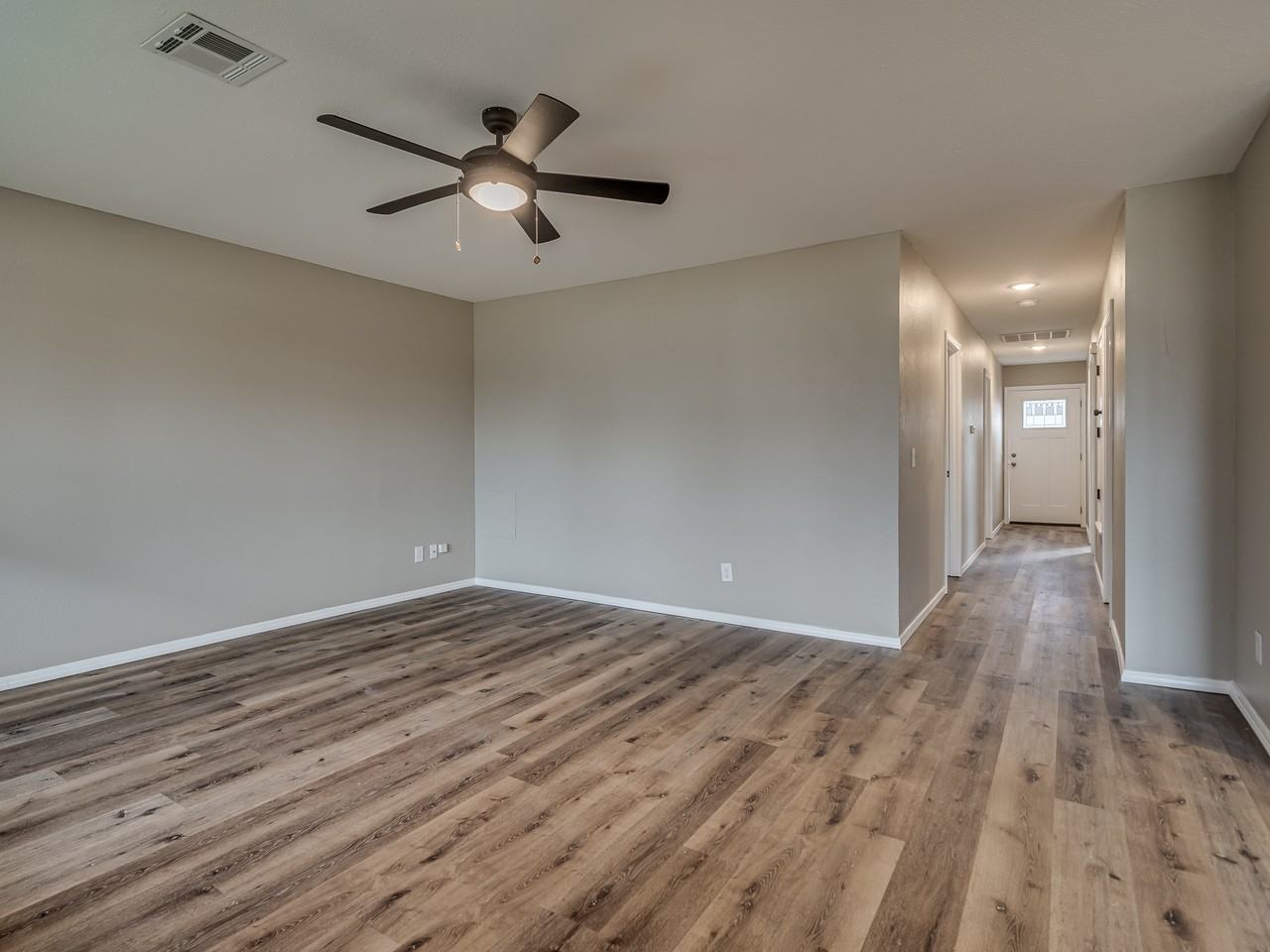 421 W 9th St #421 - Photo 5 of 41