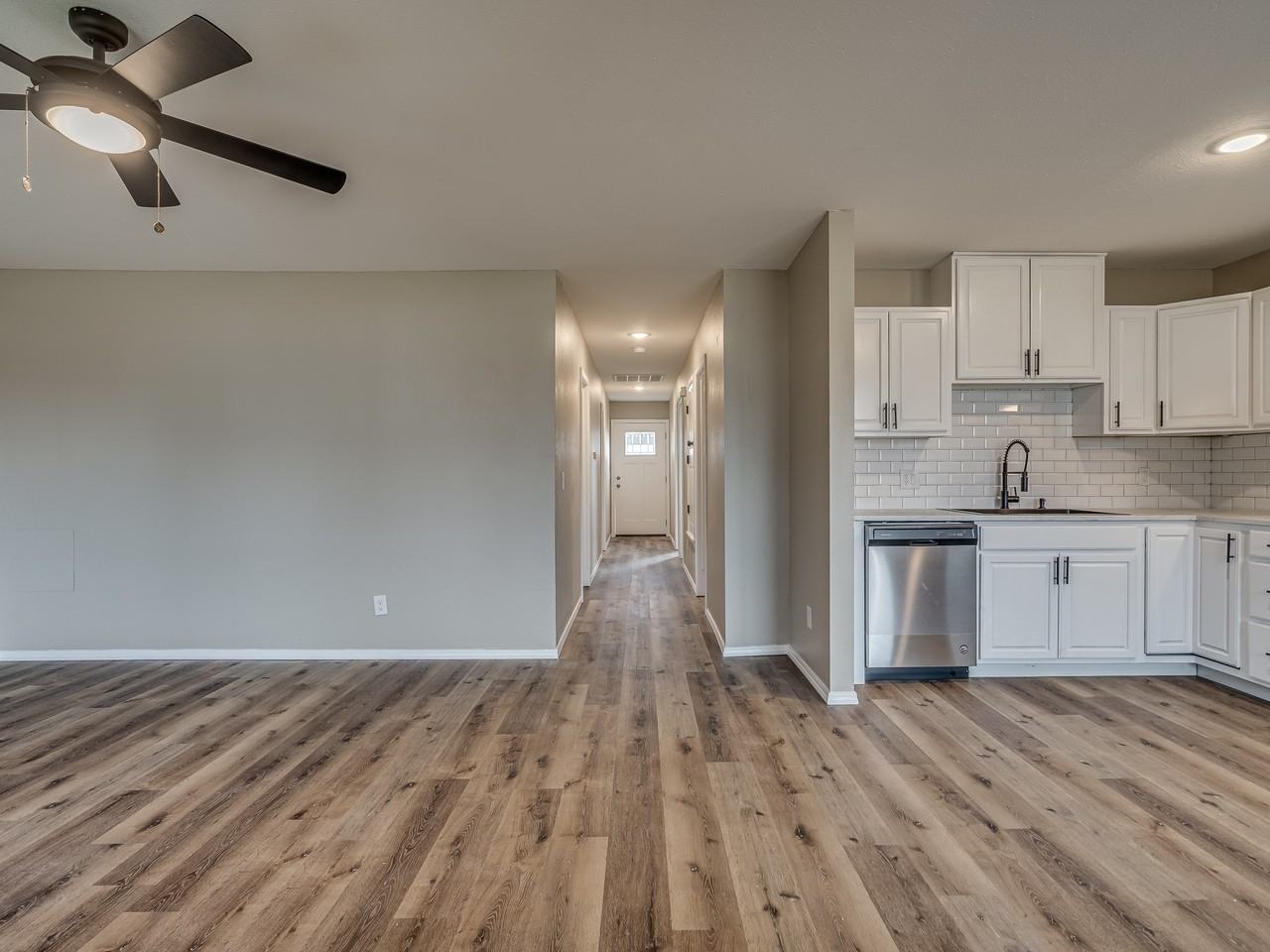 421 W 9th St #421 - Photo 6 of 41