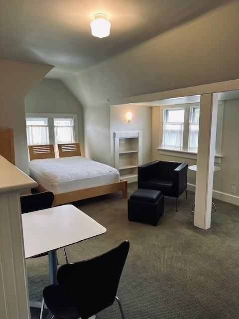 986 E 3rd Ave - Photo 3 of 10