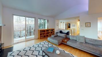 featured image of 11 Russel Trl #1