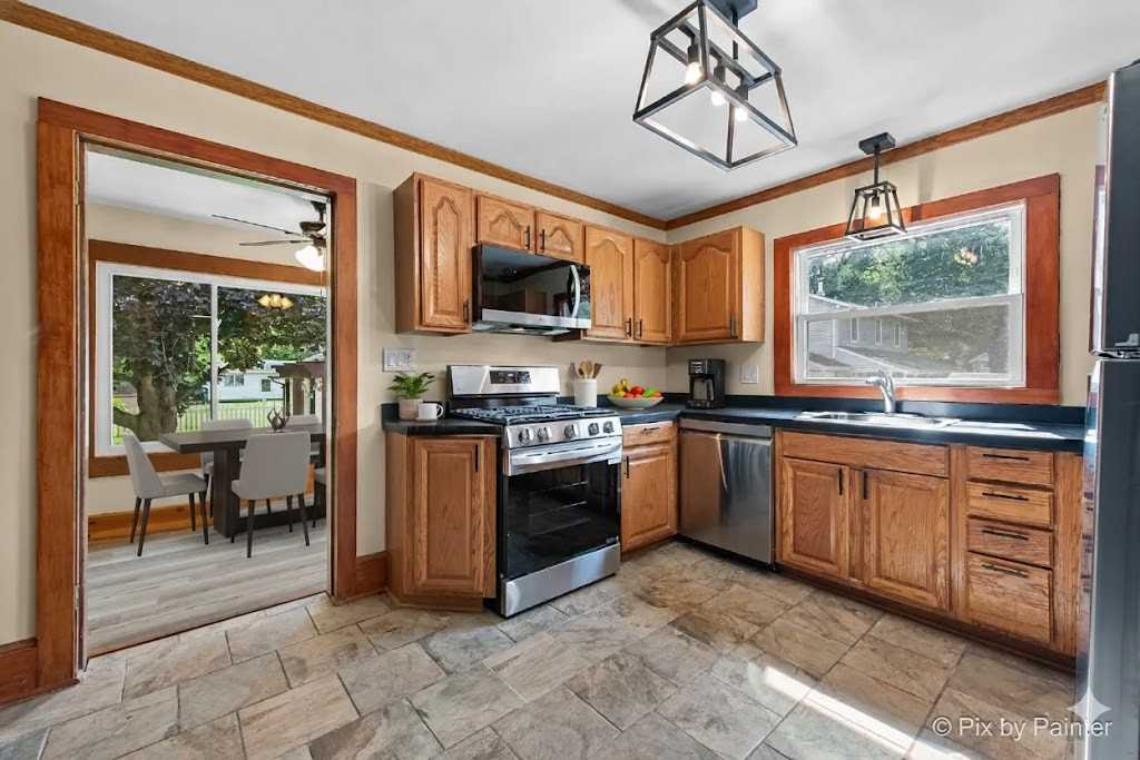 503 N River Rd #1 - Photo 4 of 13