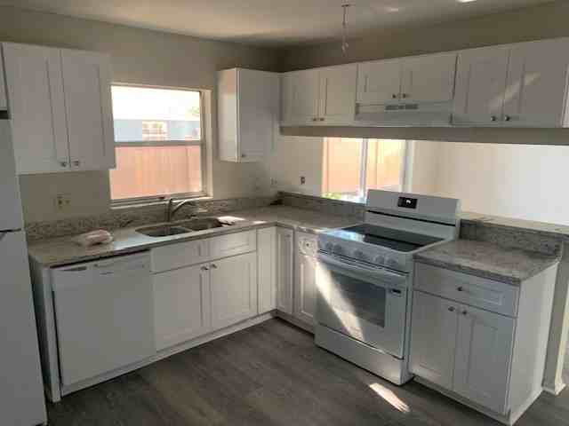 9519 Pembridge Ct #1 - Photo 5 of 7