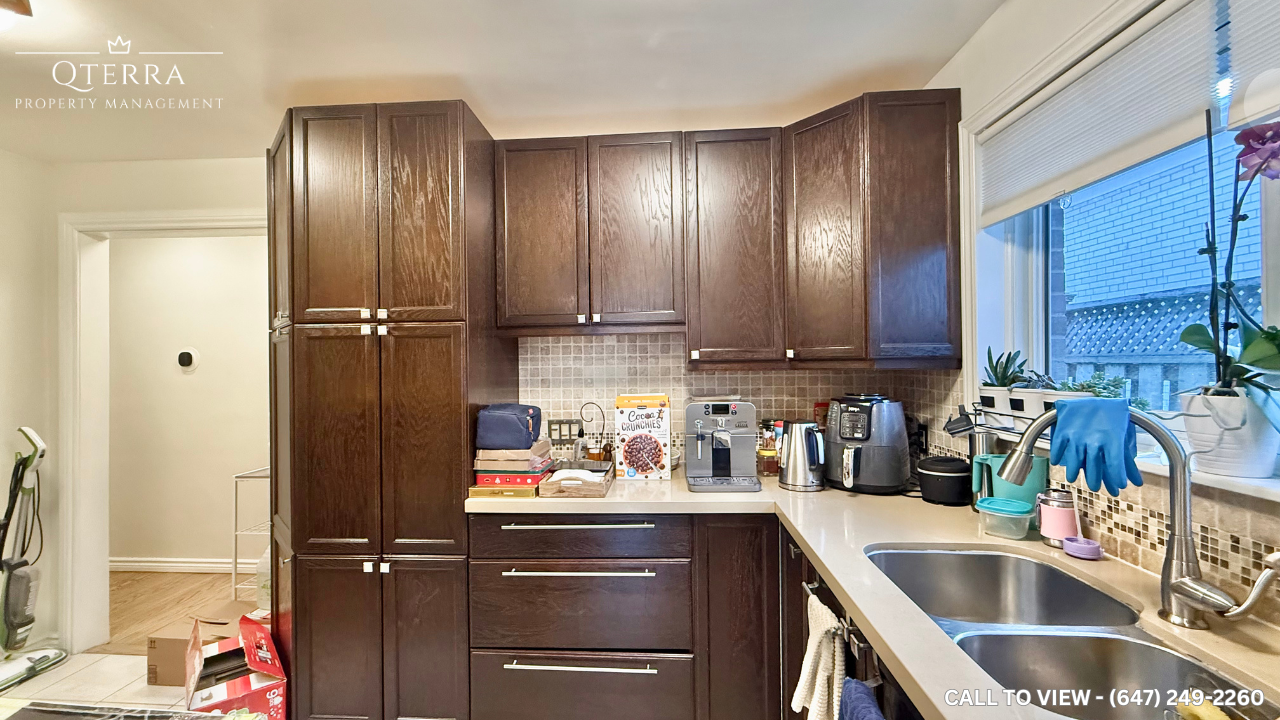 1-257 Woodsworth Rd, North York, Ontario M2L 2T5 - Photo 4 of 8