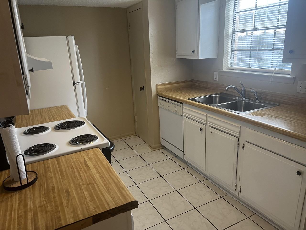 85 E. Caldwood Dr - 12Unit 12 #12 - Photo 3 of 13