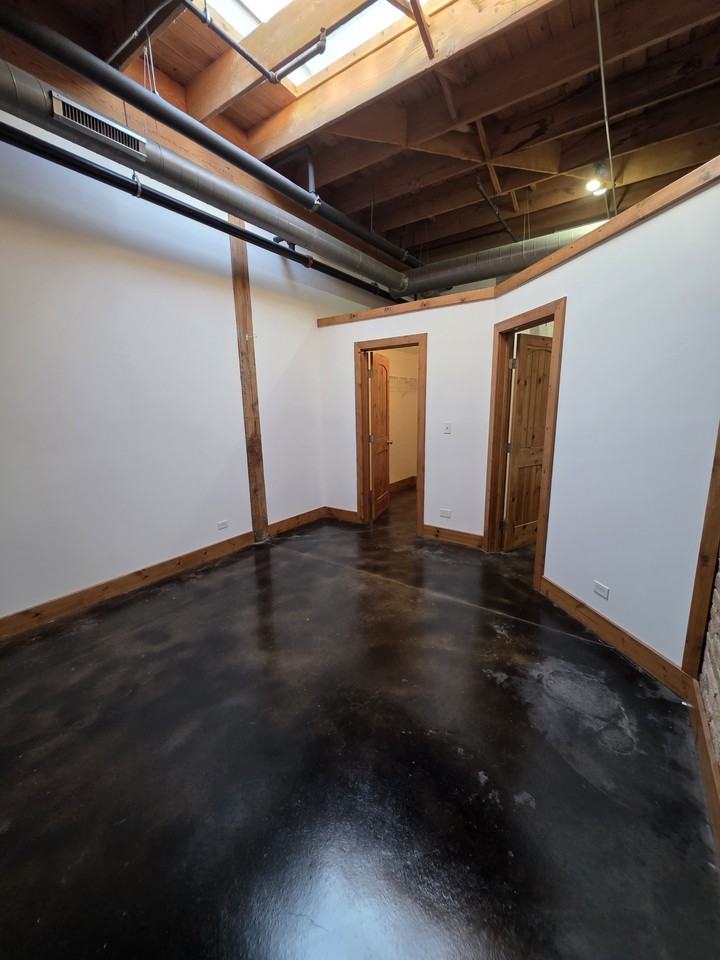 280 Hutchins Ct #280 - Photo 5 of 7