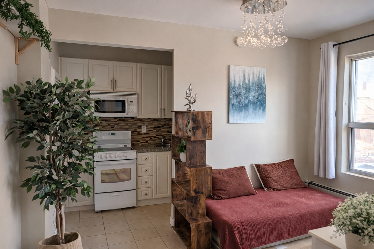 Bathurst St & College St - Photo 3 of 10