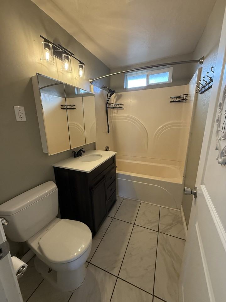 447 N 5th St #1 - Photo 4 of 13