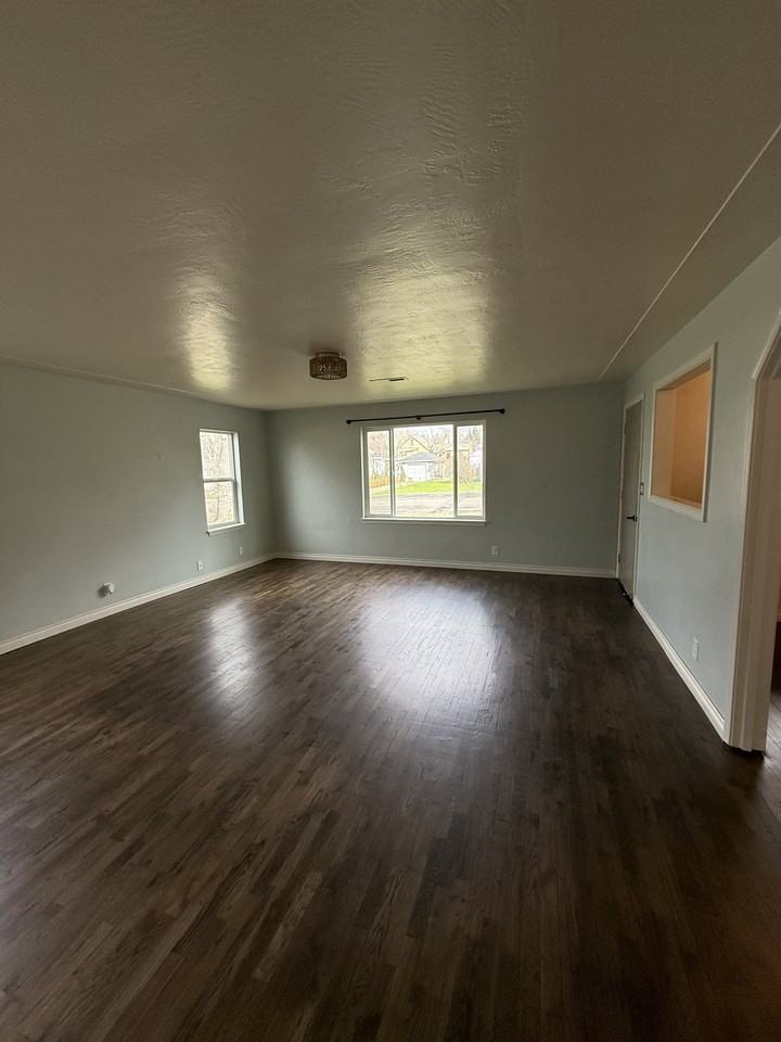 447 N 5th St #1 - Photo 6 of 13