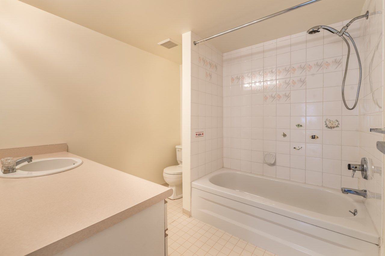 7700 St Albans Rd - Photo 4 of 16