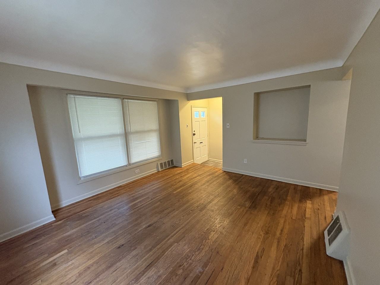 19474 Montrose St #1 - Photo 6 of 7