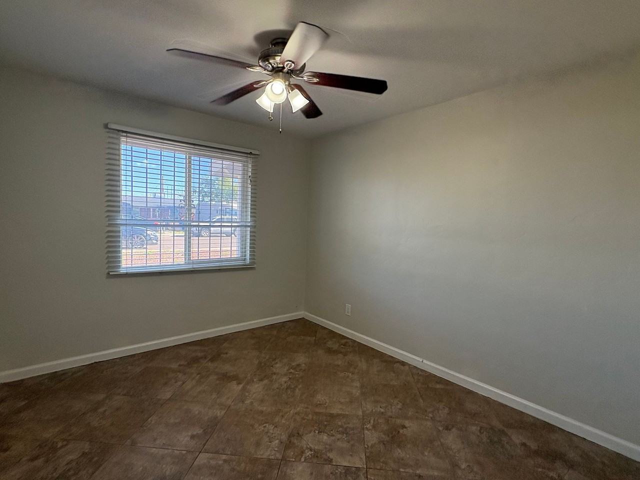 3848 N 21st Ave - Photo 7 of 9