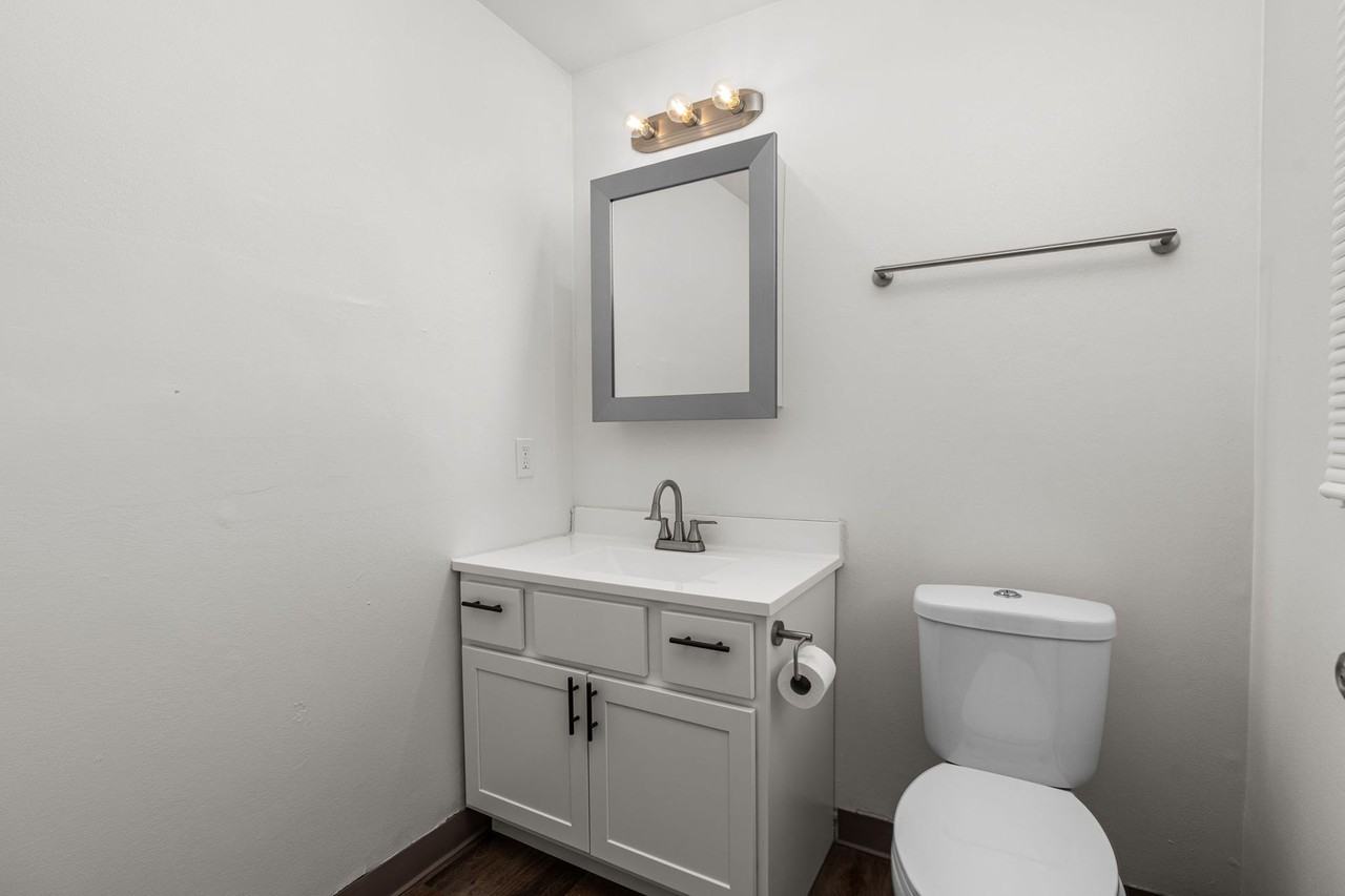 Prairie Grove Townhomes - Photo 4 of 6