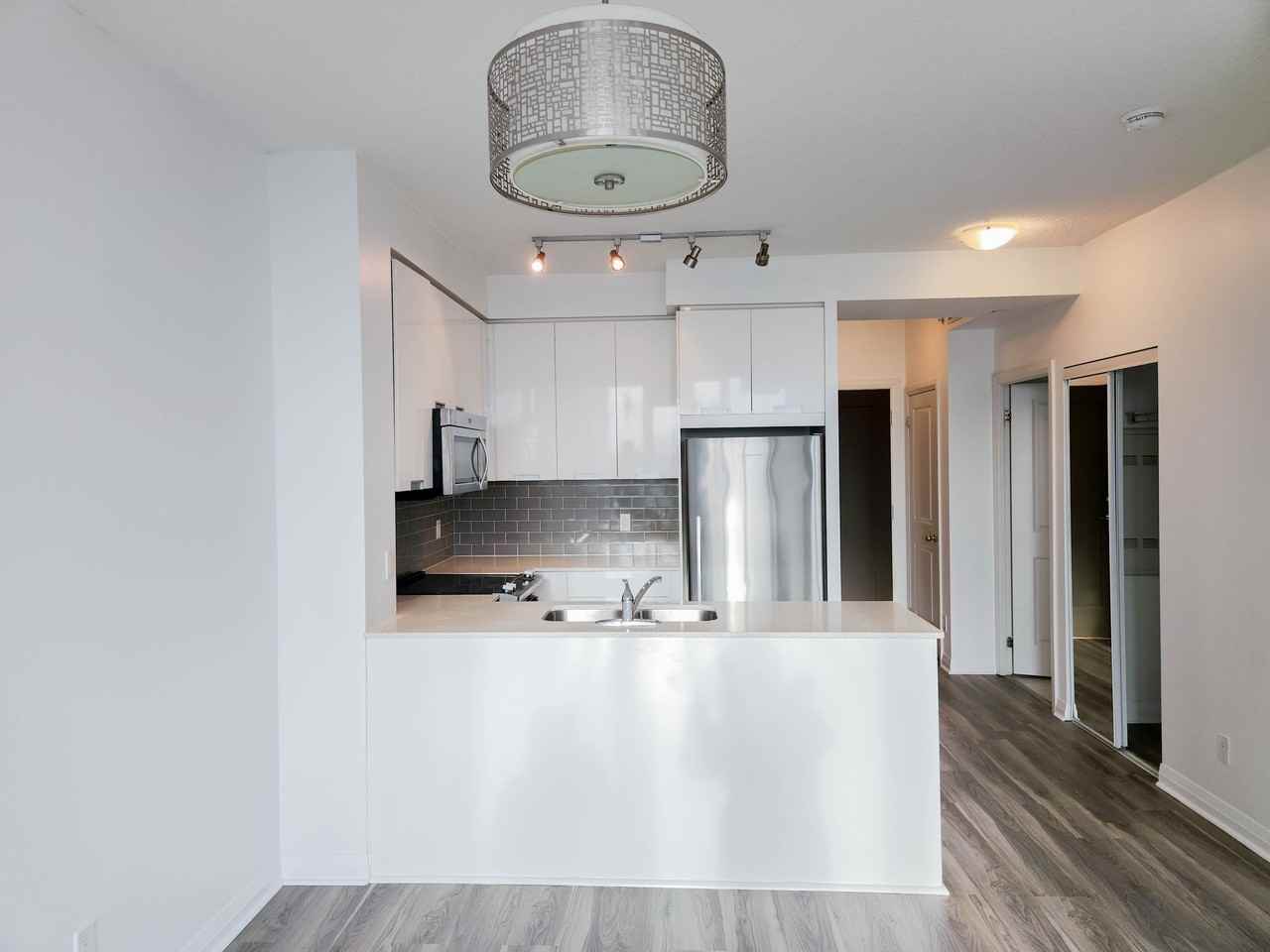 75 Eglinton Avenue West #605 - Photo 3 of 10