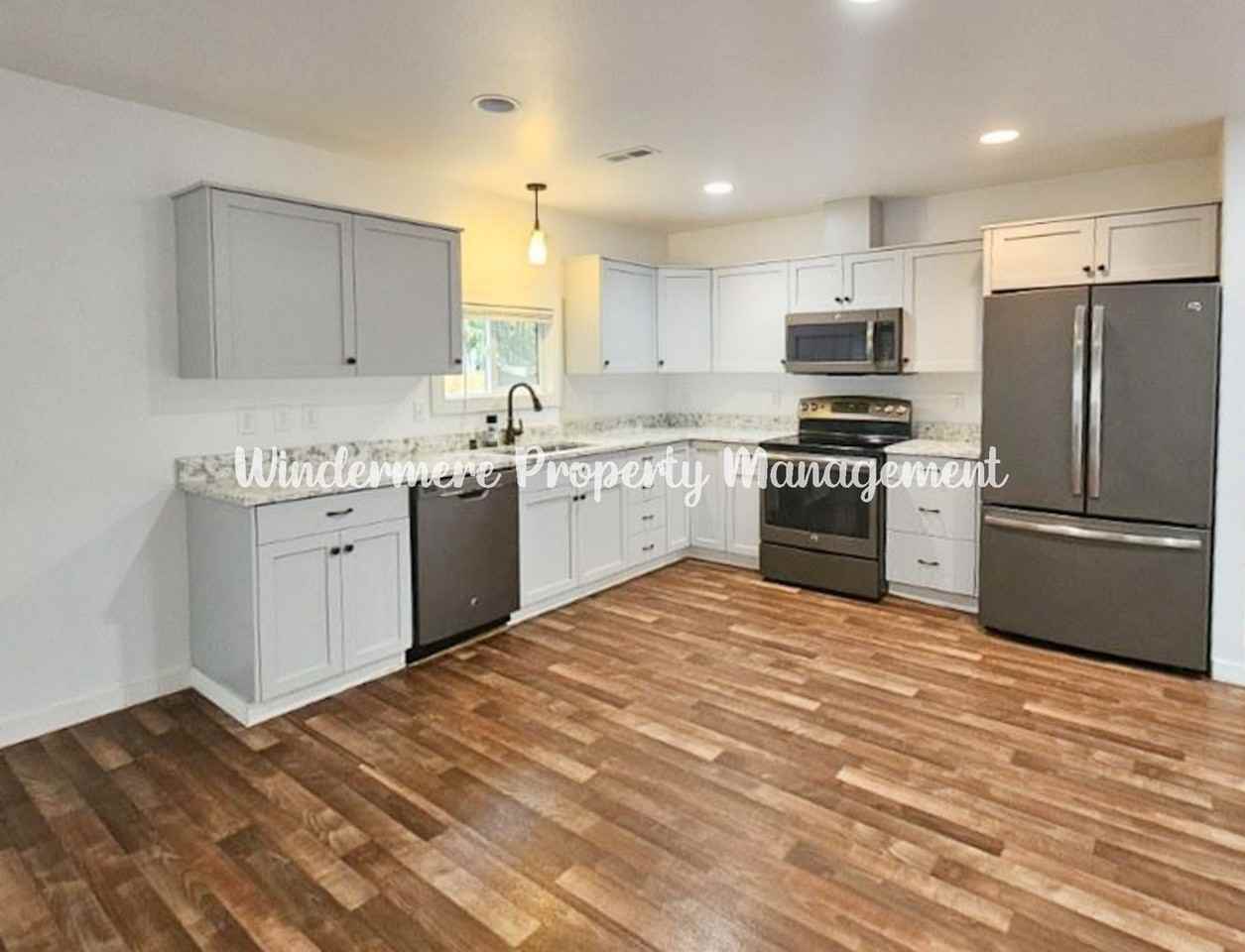 7642 Chico Way Nw - Photo 3 of 17