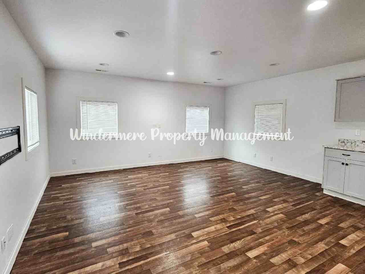 7642 Chico Way Nw - Photo 5 of 17