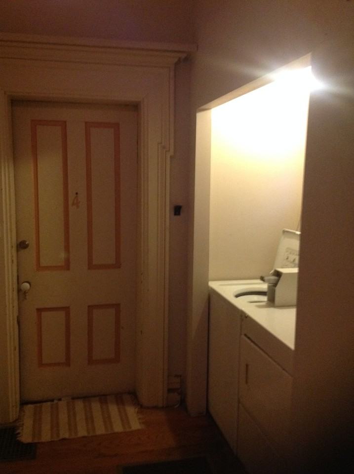 626 Ferry St - Photo 2 of 9