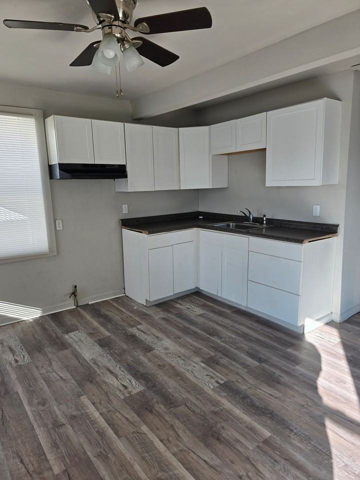 2667 E 23rd St - Photo 5 of 10