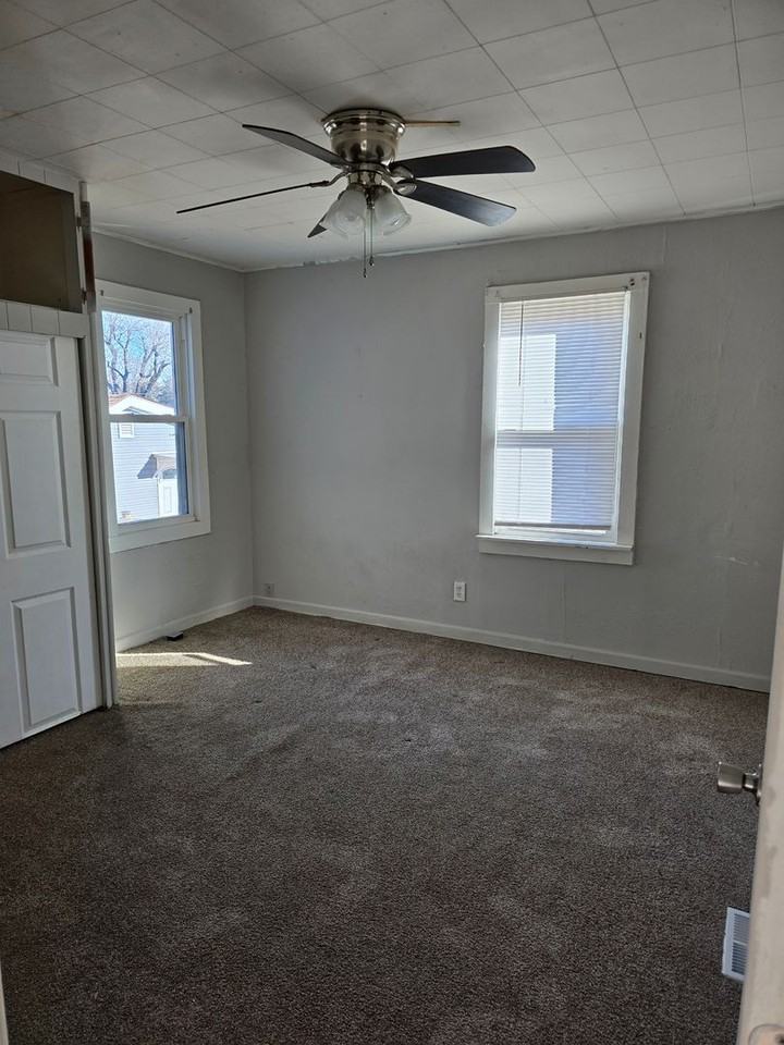 2667 E 23rd St - Photo 6 of 10